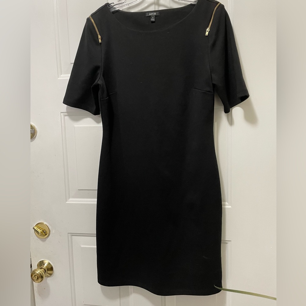 VINTAGE FASHION BLACK FITTED SMART SPORTS OFFICE SPANDEX DRESS KNEE LENGTH MED